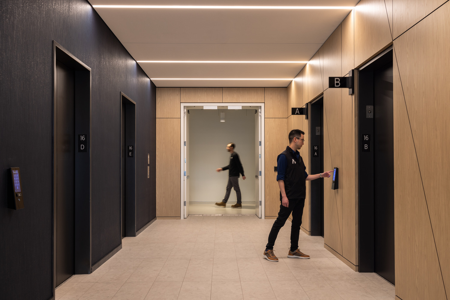 223004_000_N2_medium